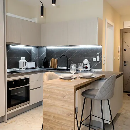 Stylish With Balcony - Bella Vita, By Flat Mаnаger *