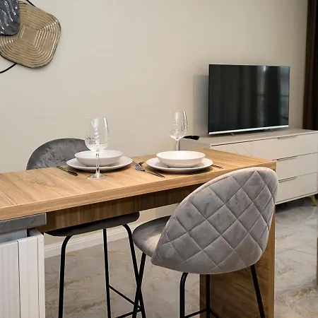 Stylish With Balcony - Bella Vita, By Flat Mаnаger *