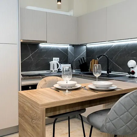 Stylish With Balcony - Bella Vita, By Flat Mаnаger Апартаменты