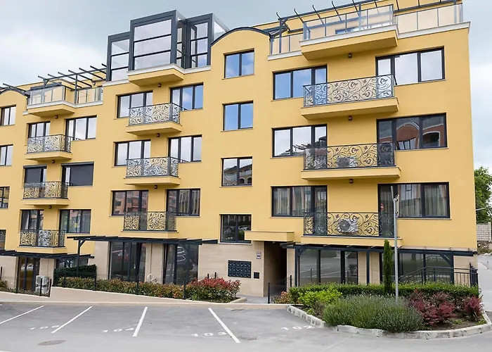 Апартамент Stylish With Balcony - Bella Vita, By Flat Mаnаger